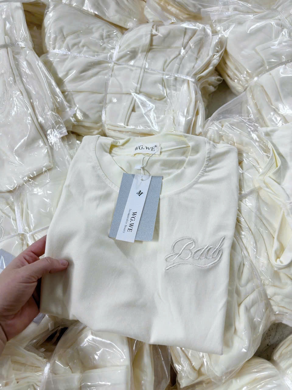 SEO: Áo cotton đỏ rượu,trắng thêu chữ