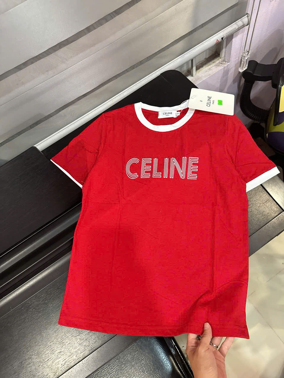 Seo: Áo Phông celine đỏ