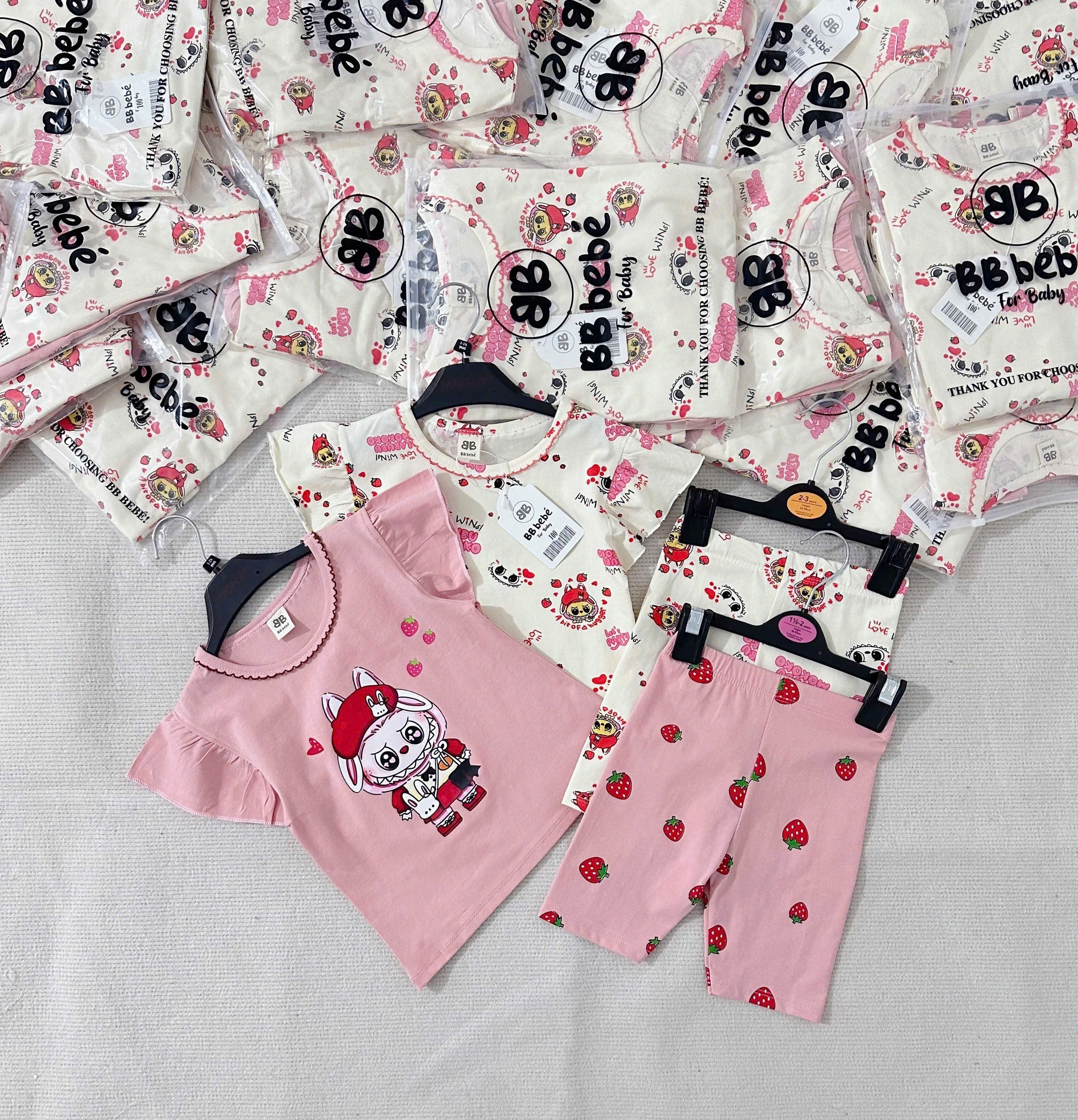 Seo VNXK: SÉT 2 BỘ COTTON CÁNH TIÊN E còn 130-140-150