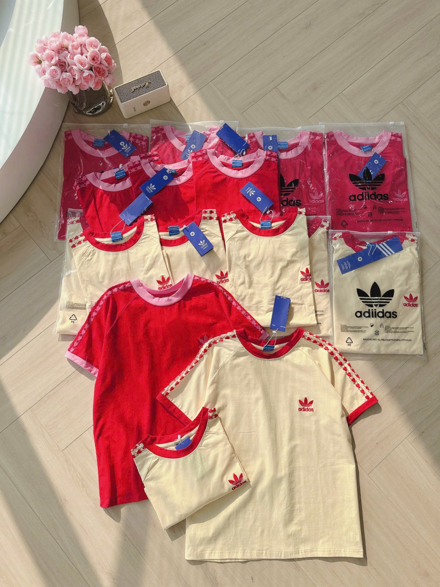 PHÔNG VALENTINE ADIDAS TIM PHỐI CỔ E còn đủ màu đủ #70k/1c