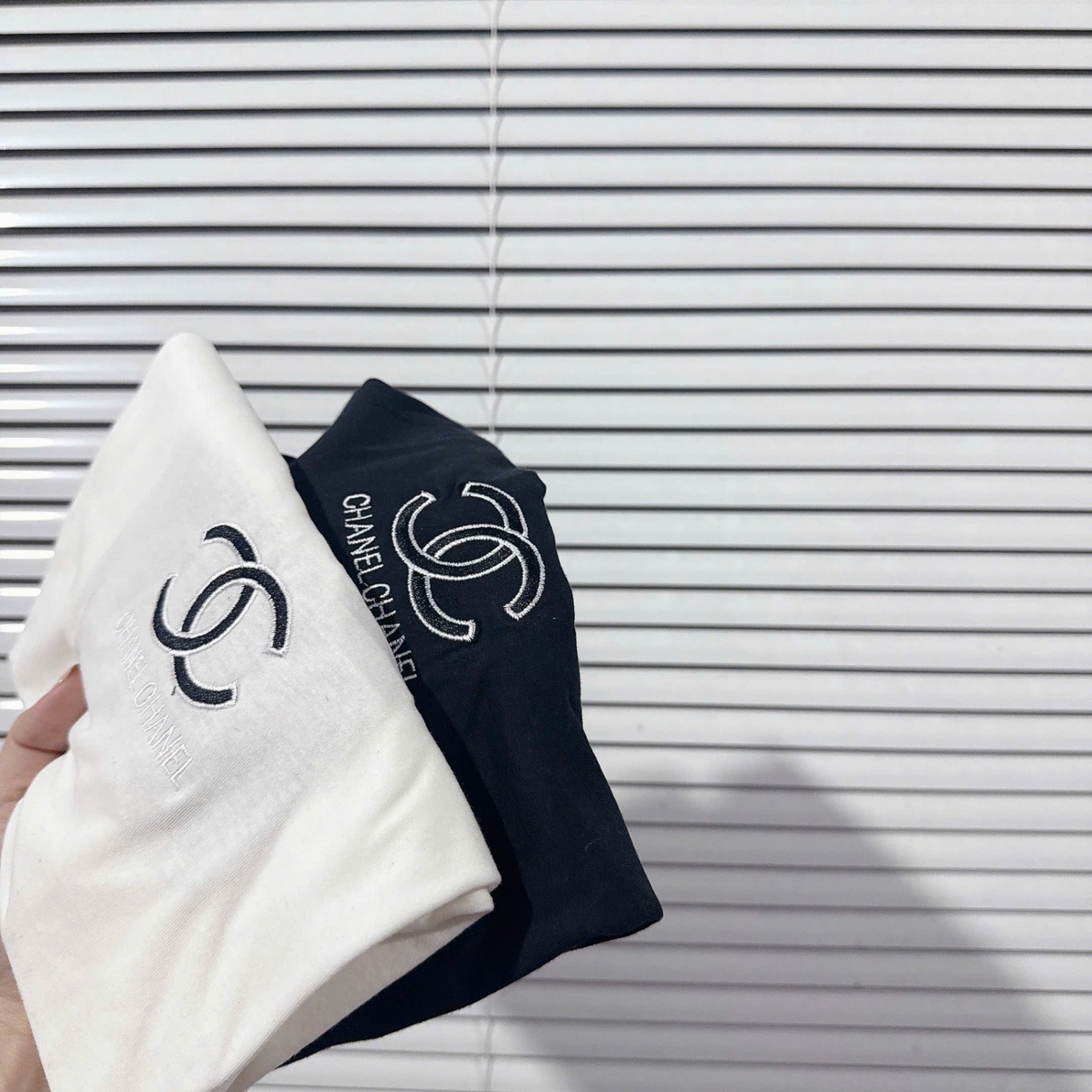 Xưởng còn:100 set Nhờ xả :75k/ set 2 áo