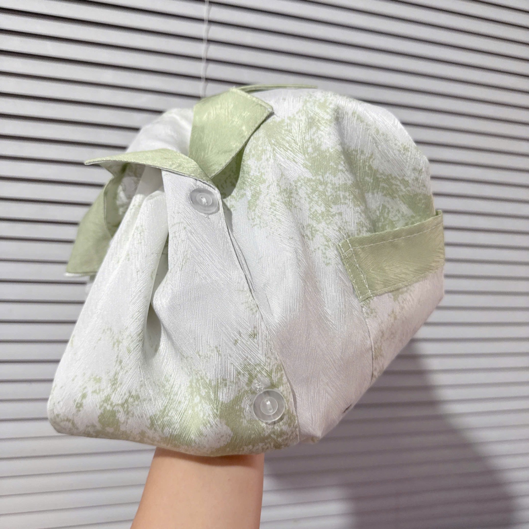 Còn 15b sz M: 45-50kg sale #110k/ 1b lụa xịn