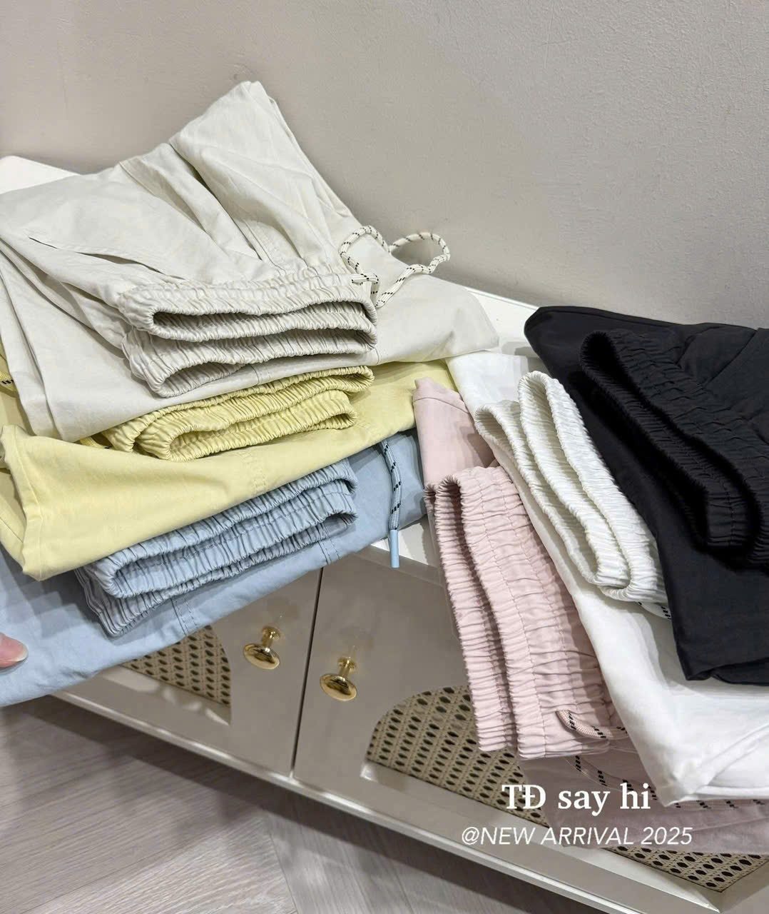 Em còn Xanh :5s Hồng :3s-2M-3xl Sale :85k/ quần