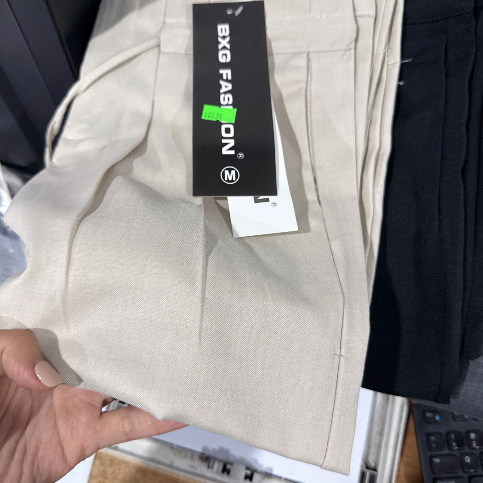 Quần vải suông Em còn Đen :1s-1L-2xl Ghi:2M-1L-1xl Be :3 M-1L Sale #85k/c
