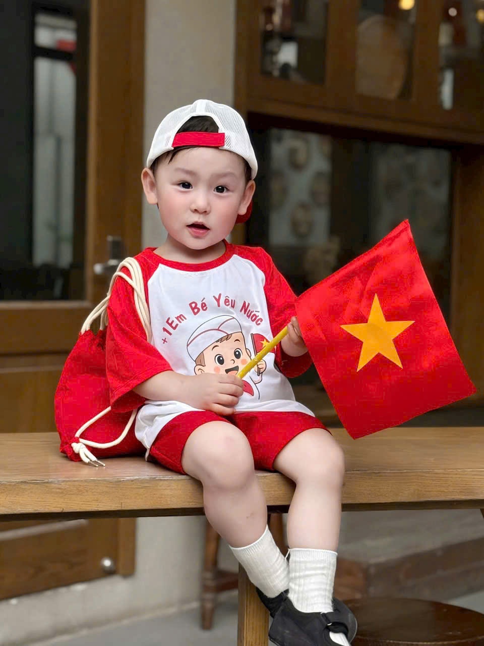 Sét bộ cờ đỏ sao vàng kèm túi