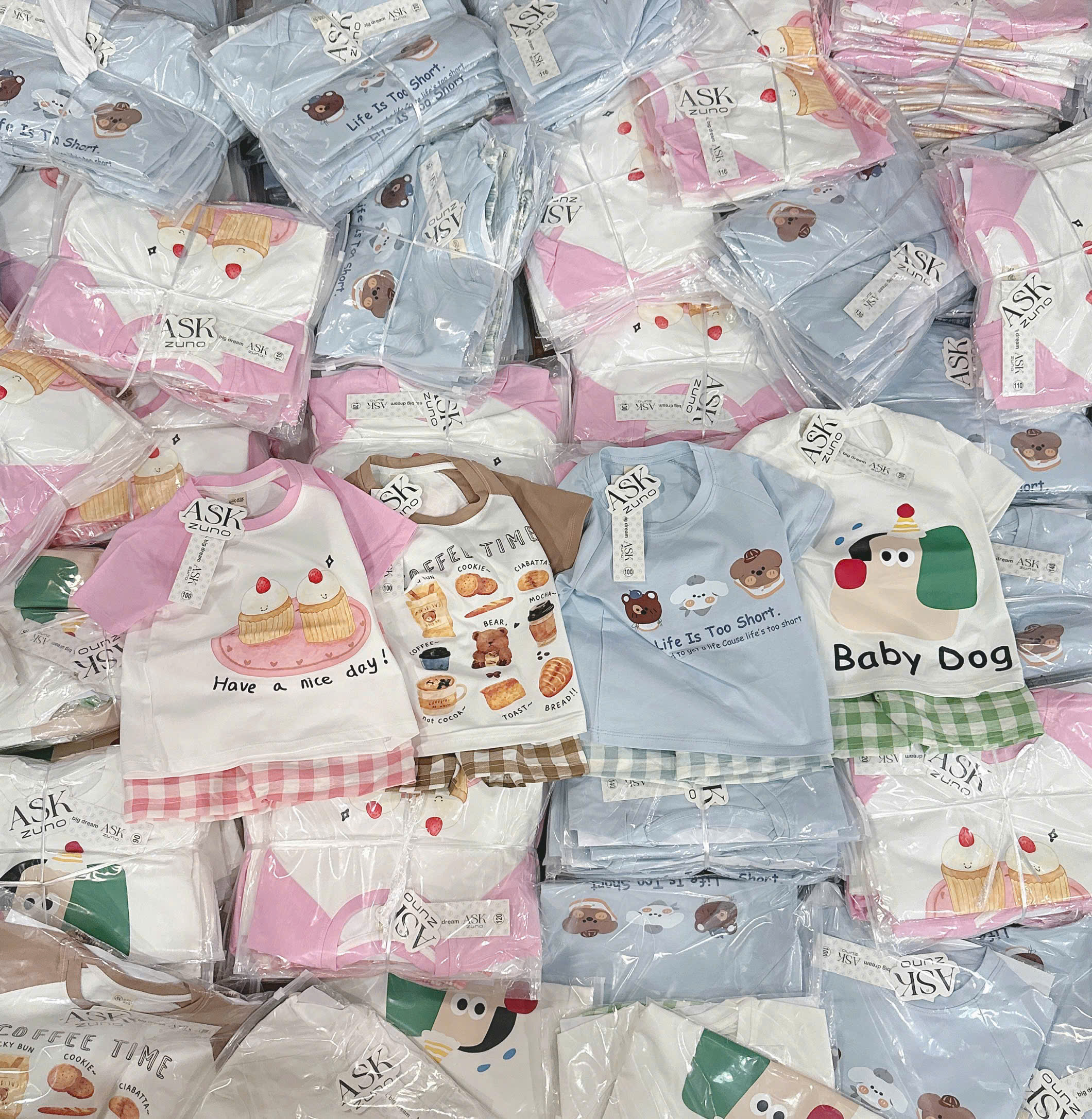 Ask Bộ cotton họa tiết quần kẻ caro VNXK