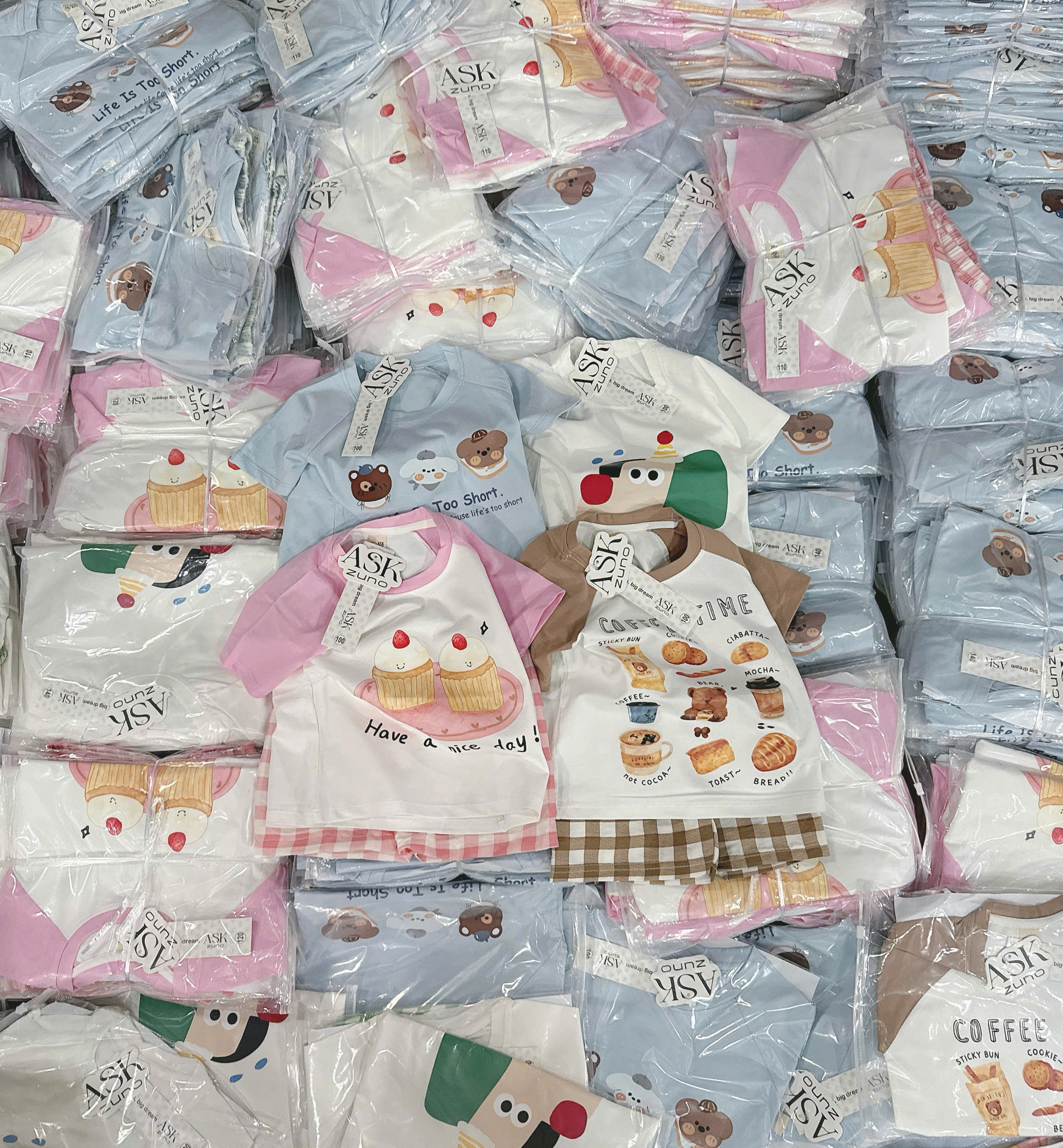 Ask Bộ cotton họa tiết quần kẻ caro VNXK