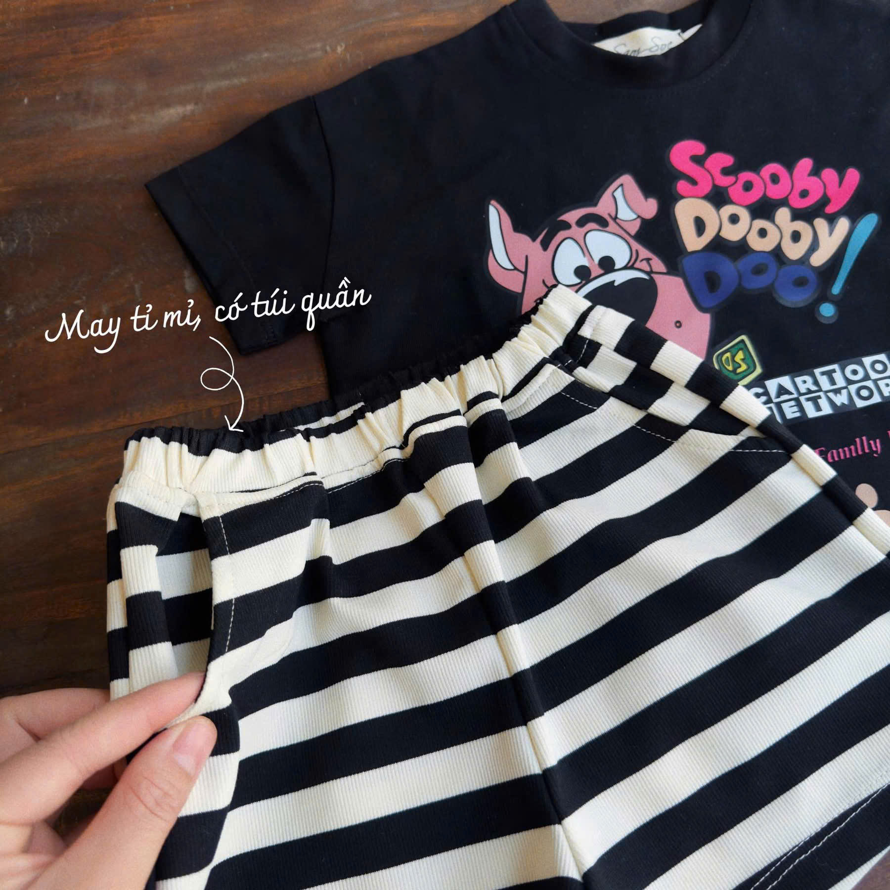 Ask SÉT ÁO PHÔNG ĐEN SCOOBY DOOBY QUẦN SHORT KẺ SỌC