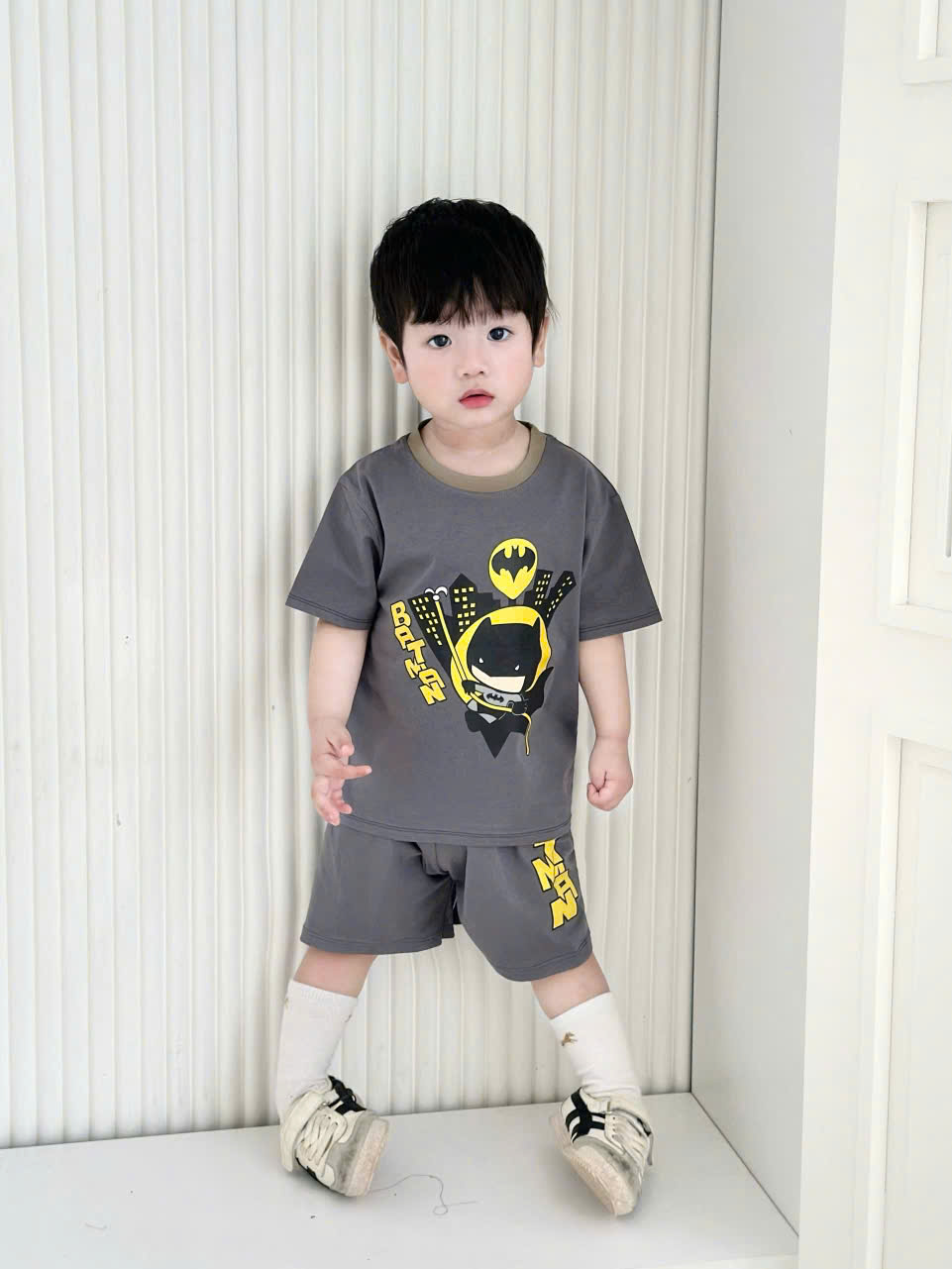 Bộ Batman tone màu rêu đậm bé trai VNXK HT4