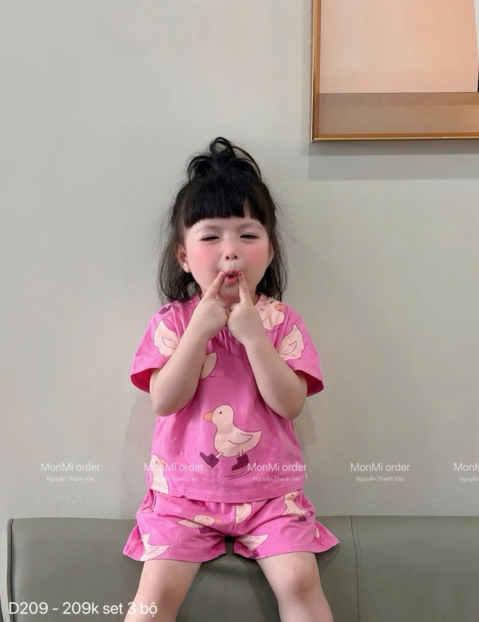Bộ cotton VNXK bé gái tone hồng họa tiết mềm mát