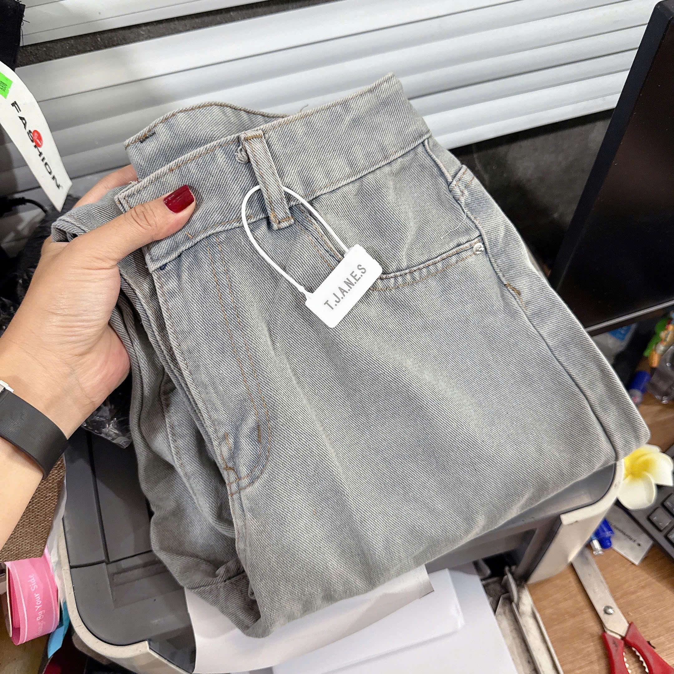 Quần jean tag Miu suông nữ QJ16