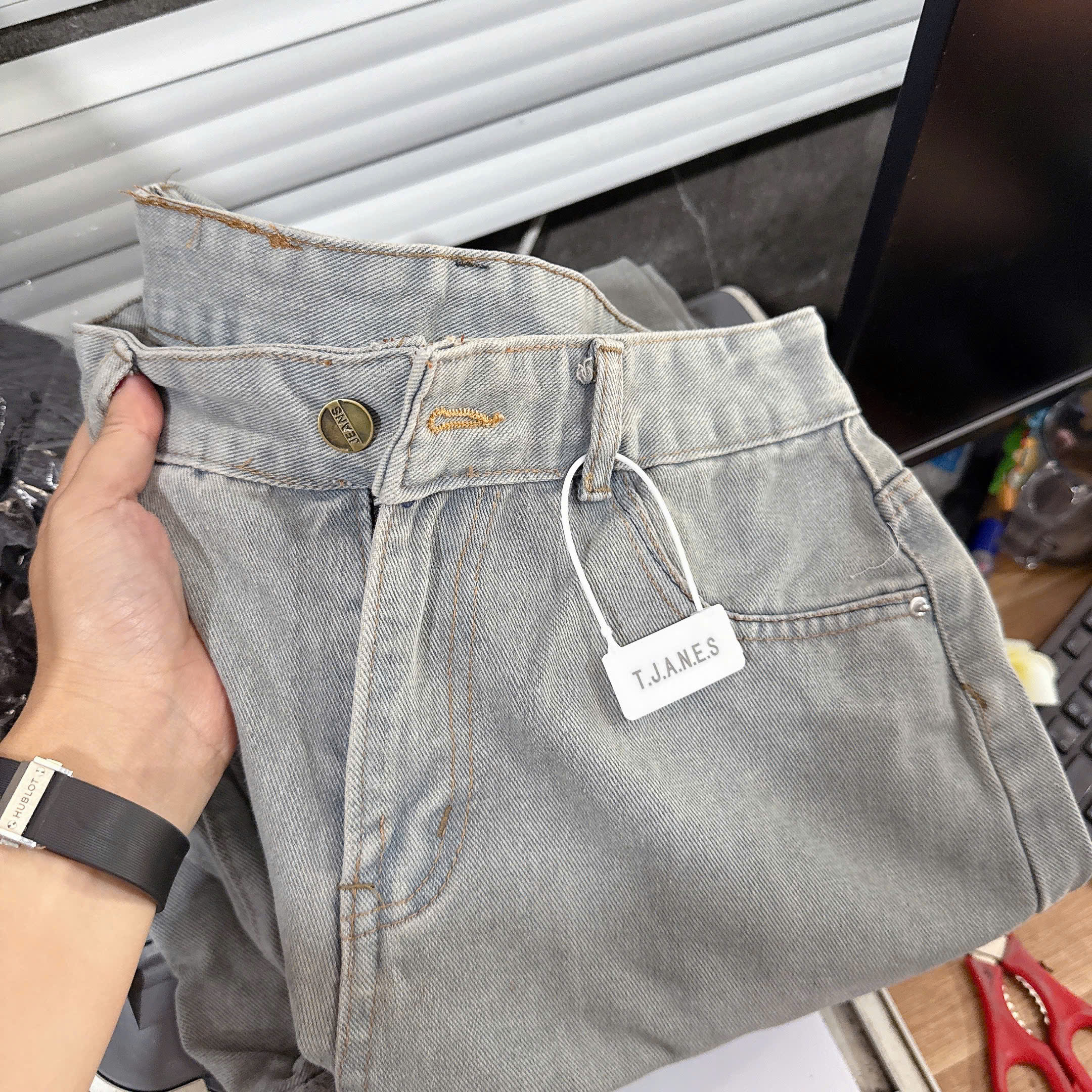 Quần jean tag Miu suông nữ QJ16