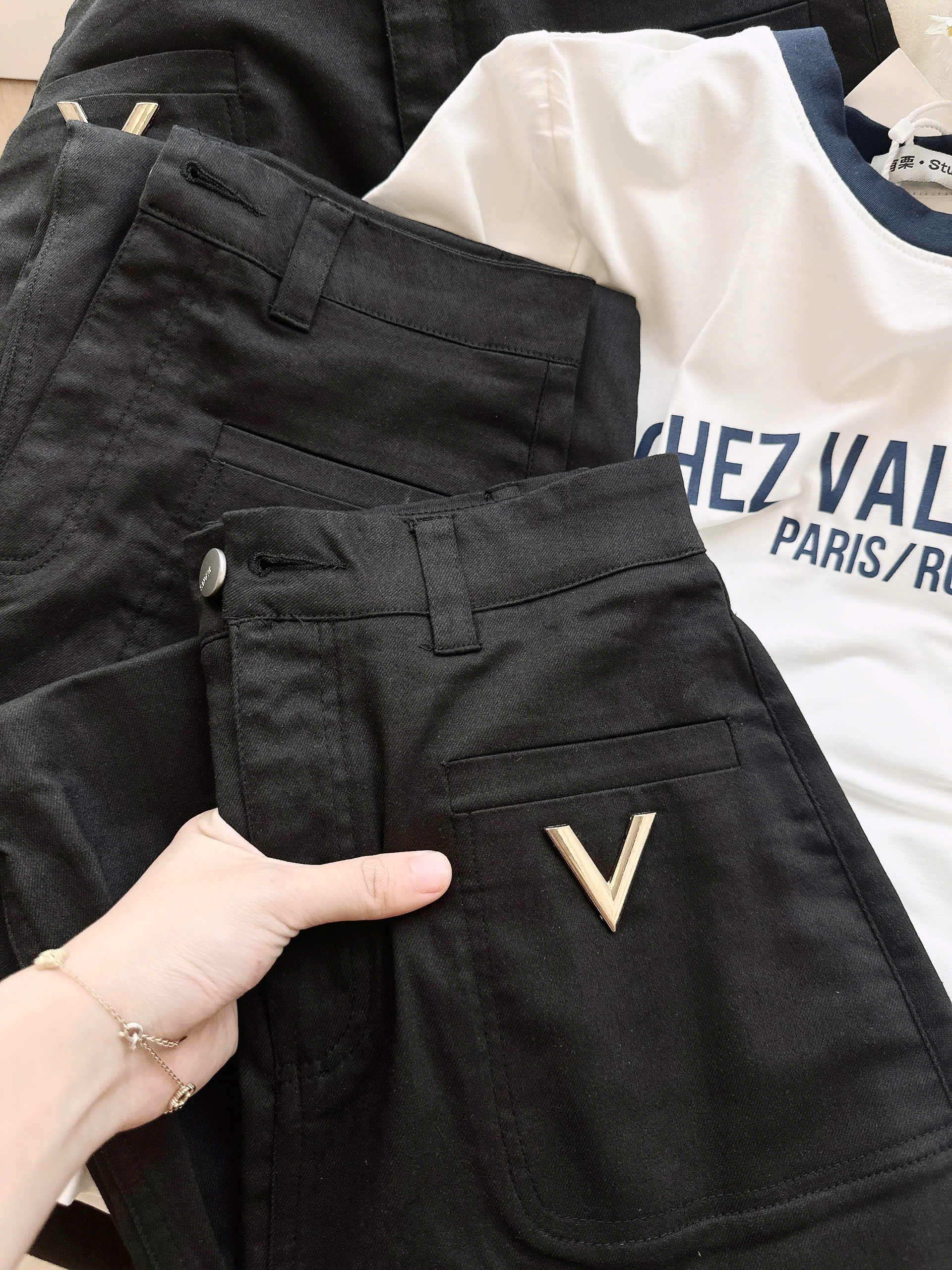 Sét áo cotton CHEZ chân váy kaki nữ S 40-47kg BN1
