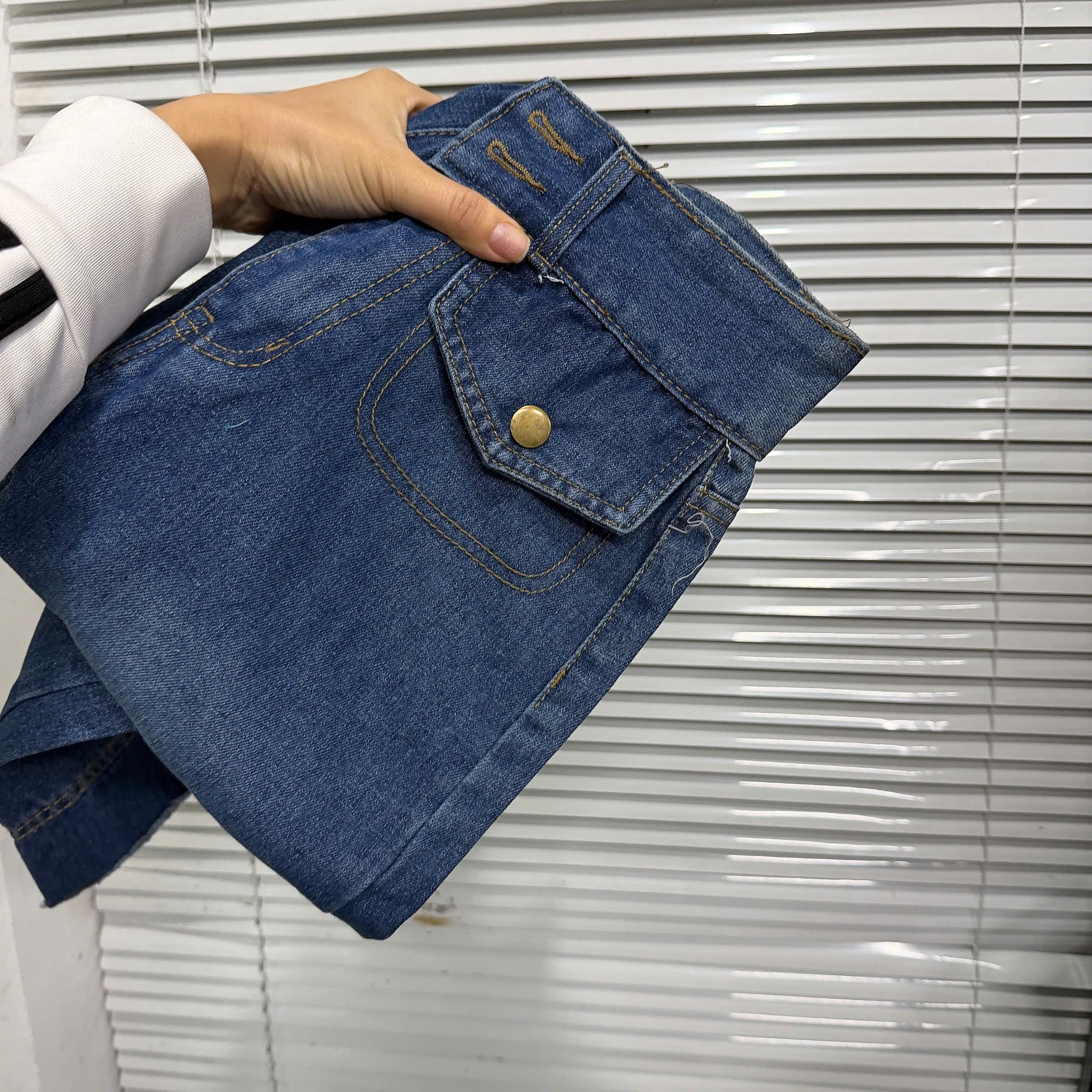 Xả M 47-55kg : Quần jean xanh nắp túi nữ QJ49