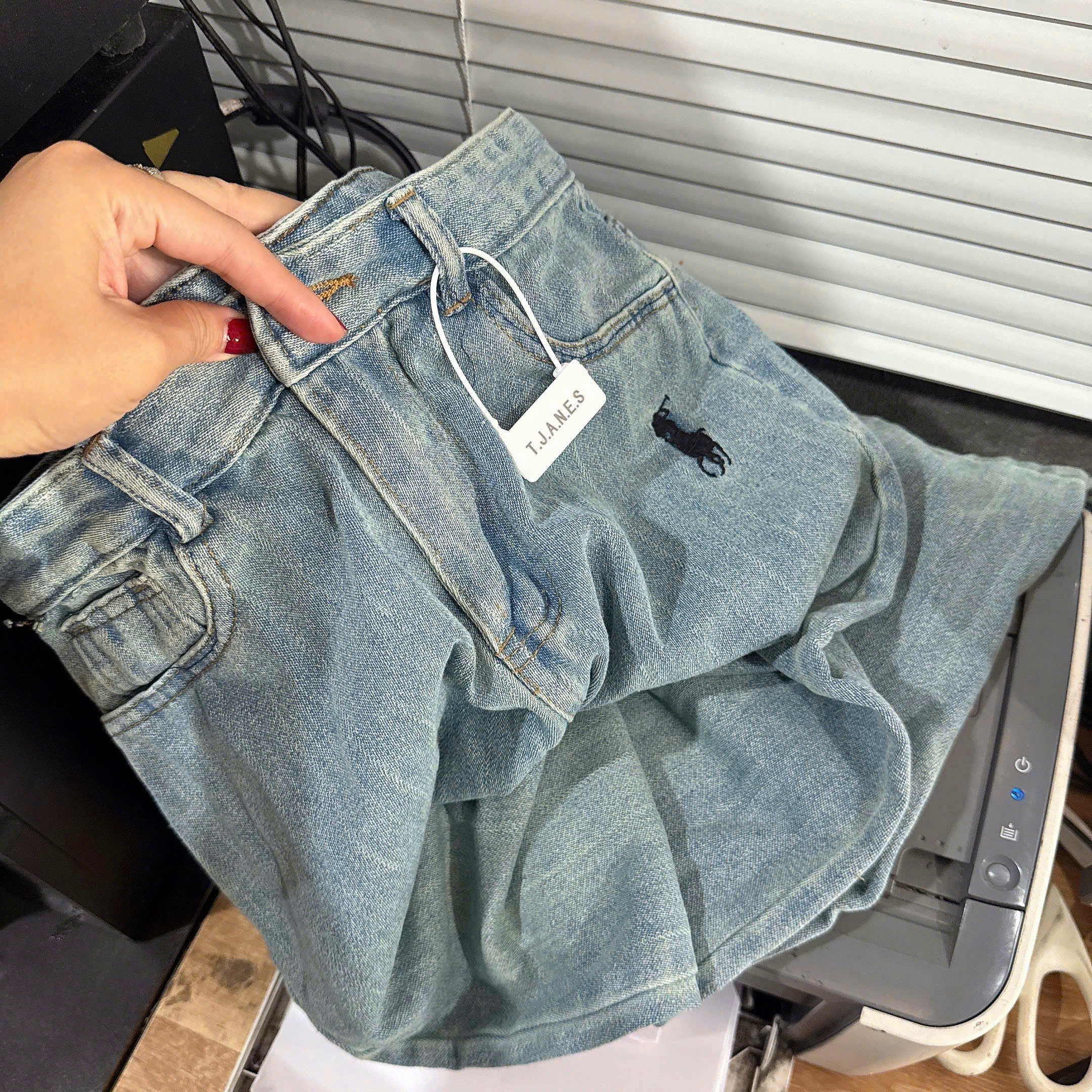 Xả S-50kg : Quần jean ống sớ thêu ngựa nữ QJ02
