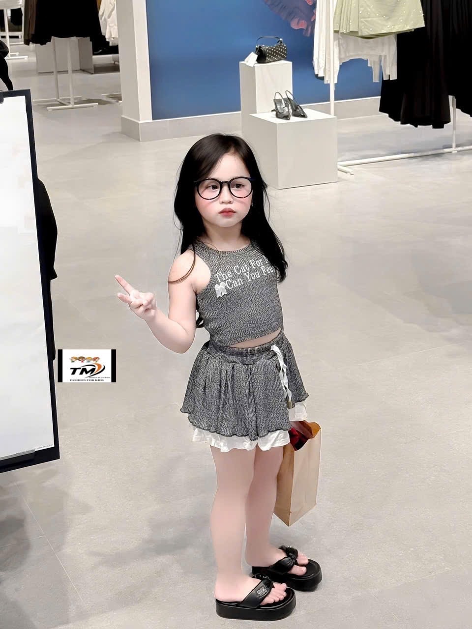 Xả S5 16-17kg : Bộ áo croptop the cat for me cv tầng ghi HG3