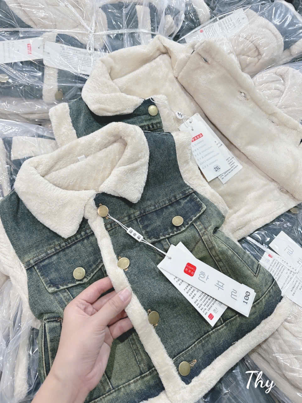 Xả VNXK S130: 17-20kg: Áo gile jean lót lông cho bé TG11