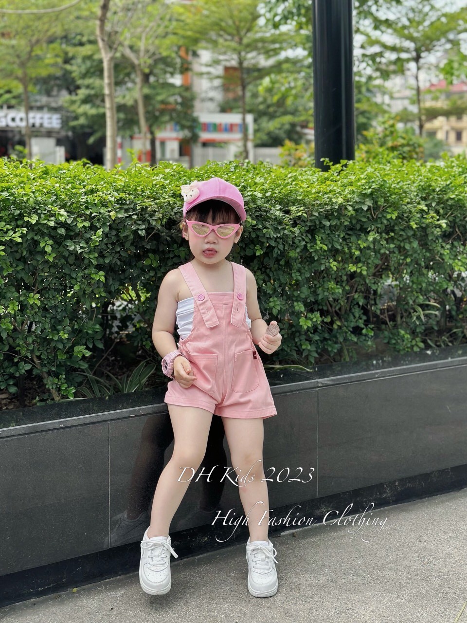 Xả S8 18-19kg: Yếm kaki hồng kèm mũ bé gái HG4