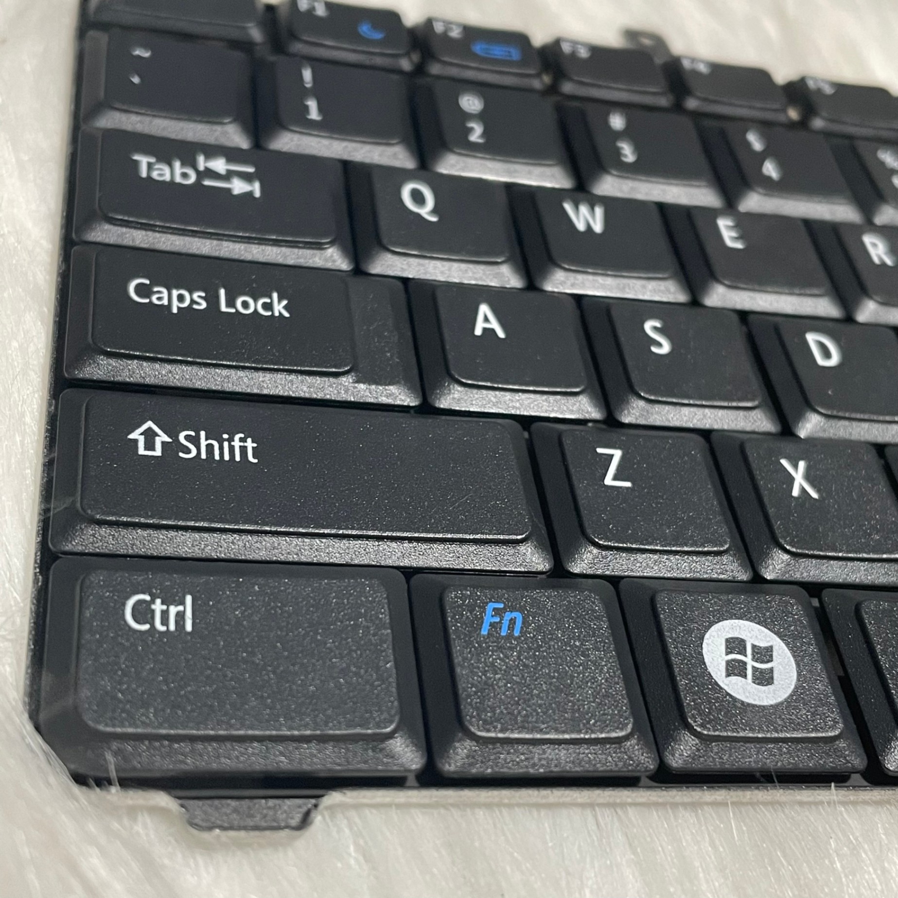 Bàn phím laptop Dell vostro 1014 1015 1088 A840 A860 Inspison 1410 PP38L