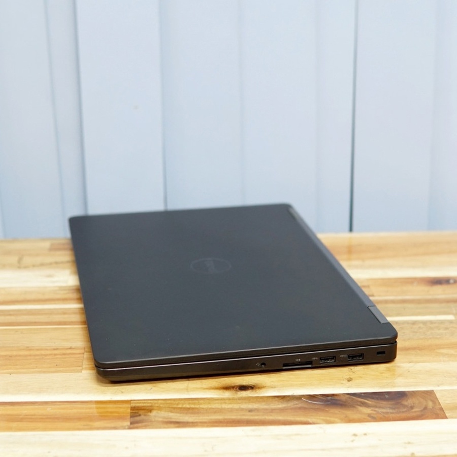 Laptop Dell 5570 màn hình cảm ứng 15.6 FullHD, Core i5, Ram 8gb, ổ cứng SSD 256gb, màn hình15INCH, CARD VGA rời, máy 99% cao cấp