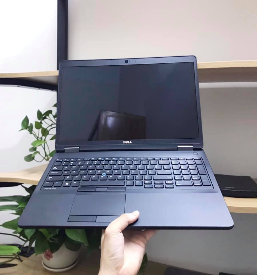 Laptop Dell 5570 màn hình cảm ứng 15.6 FullHD, Core i5, Ram 8gb, ổ cứng SSD 256gb, màn hình15INCH, CARD VGA rời, máy 99% cao cấp