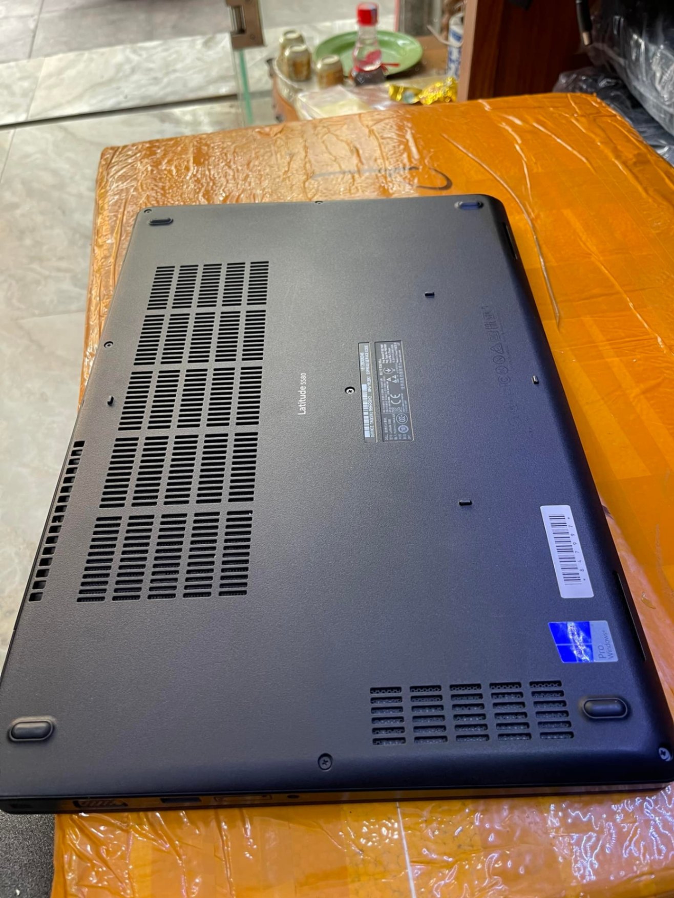 Dell Latitude 5580, E5580 Core i5, màn hình 15.6 FHD, Ram 8gb, ổ cứng SSD 256gb, cạc VGA , máy tính văn phòng 99%