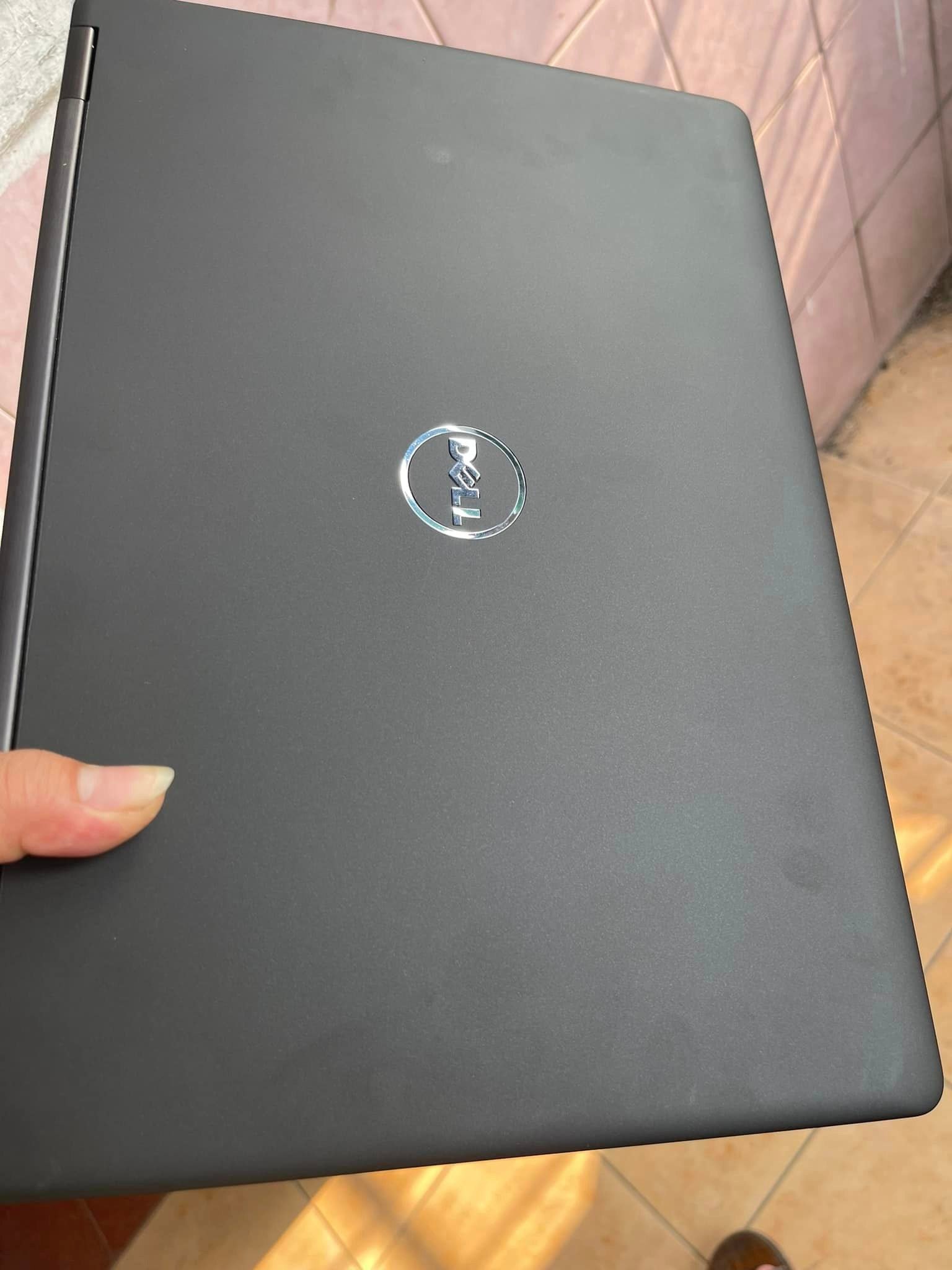 Laptop Dell Latitude 5490, E5490 dùng cho văn phòng, Core i5,Ram 8gb, ổ cứng SSD 256gb, Màn 14 FHD,máy tính zin lướt 99%