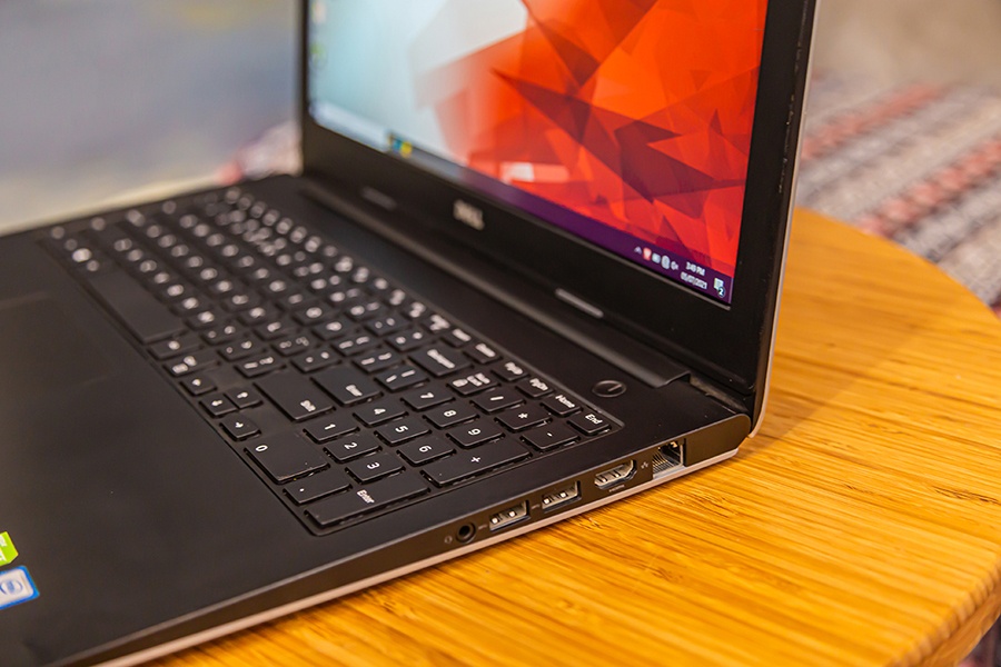 Dell 5557 Core i7 zin cao cấp, Ram 4gb, Ổ cứng SSD 128gb, màn 15.6 HD, cạc rời VGA, máy tính văn phòng lướt 99%