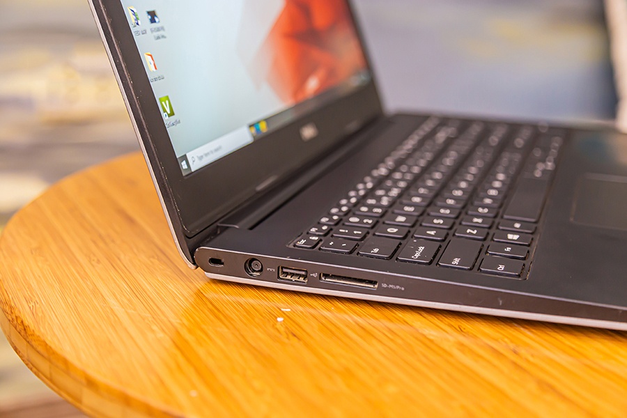 Dell 5557 Core i7 zin cao cấp, Ram 4gb, Ổ cứng SSD 128gb, màn 15.6 HD, cạc rời VGA, máy tính văn phòng lướt 99%