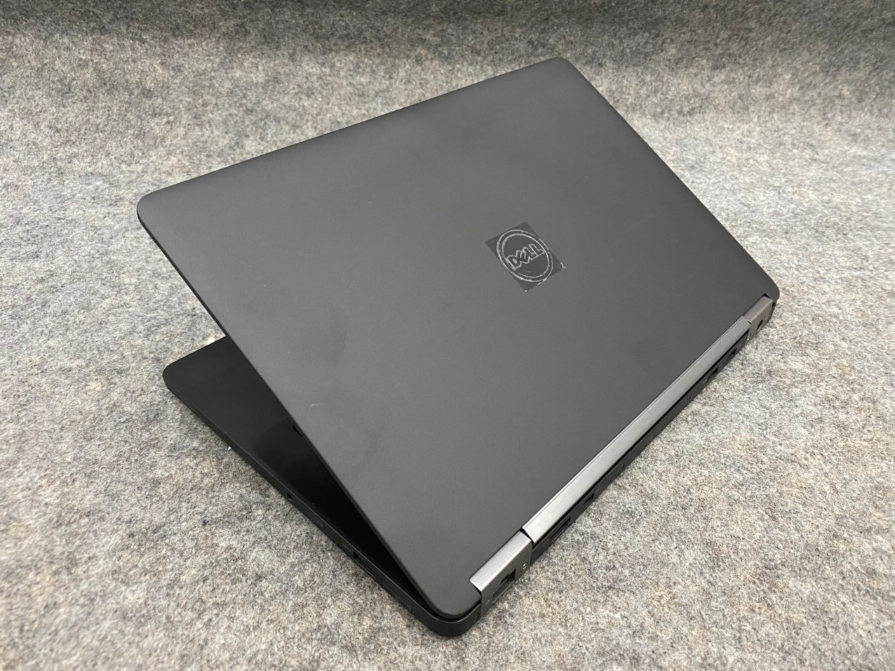 Dell 7270 màn hình 12.5 FullHD siêu mỏng nhẹ, Core i7, Ram 8gb, ổ cứng SSD 256gb, máy tính xách tay zin lướt 99%