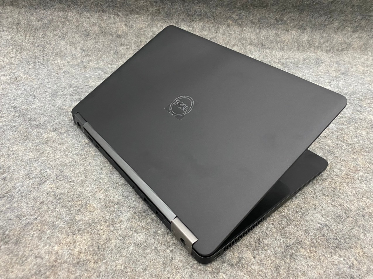 Dell 7270 màn hình 12.5 FullHD siêu mỏng nhẹ, Core i7, Ram 8gb, ổ cứng SSD 256gb, máy tính xách tay zin lướt 99%