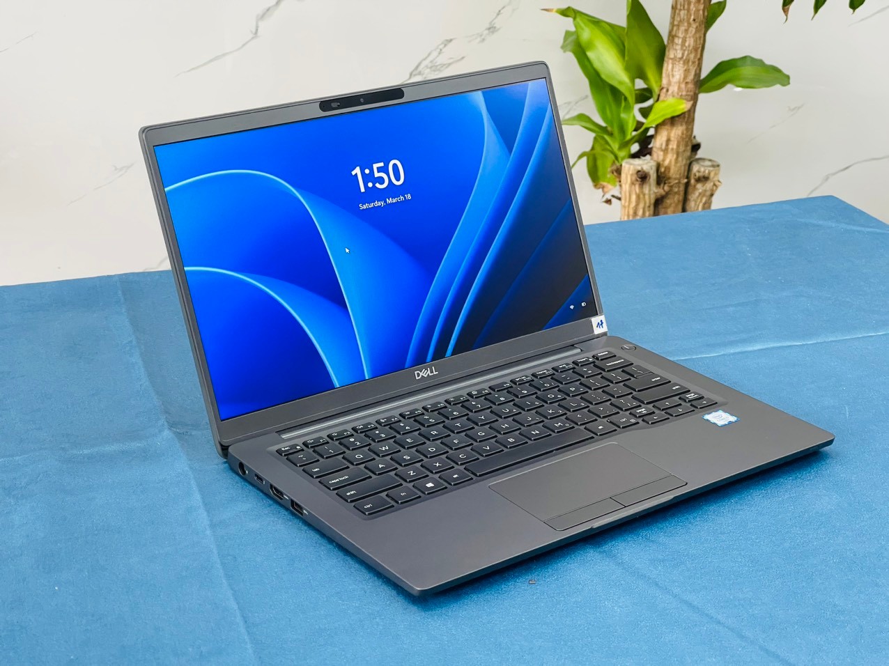Dell 7400 mẫu cao cấp giá tốt, Core i7, Ram 8gb, màn 14 FullHD, ổ cứng SSD 256gb, máy tính xách tay lướt 99% zin
