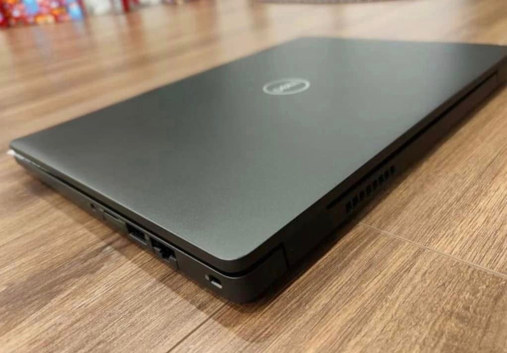 Laptop Dell 5400 i5 8365U/8gb/256gb/14