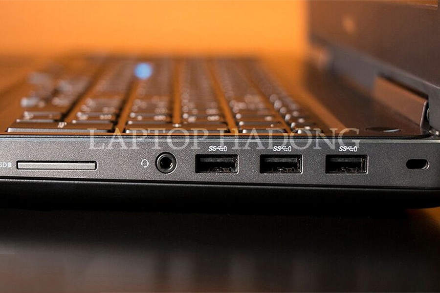 Precision 7520 máy trạm cấu hình cao, Core i7, Ram 8gb, ổ cứng SSD 256gb, cạc VGA M1200M, màn 15.6 FHD/IPS