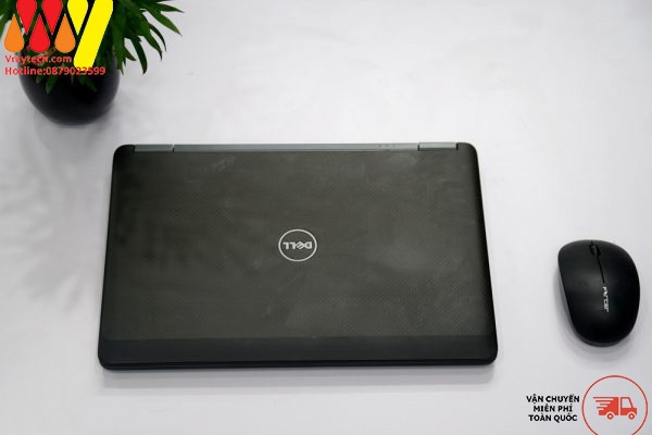 Dell Latitude E7250 | Core i5 | Ram 4GB | SSD 120GB |12.5 inch HD | intel HD Graphic 5500