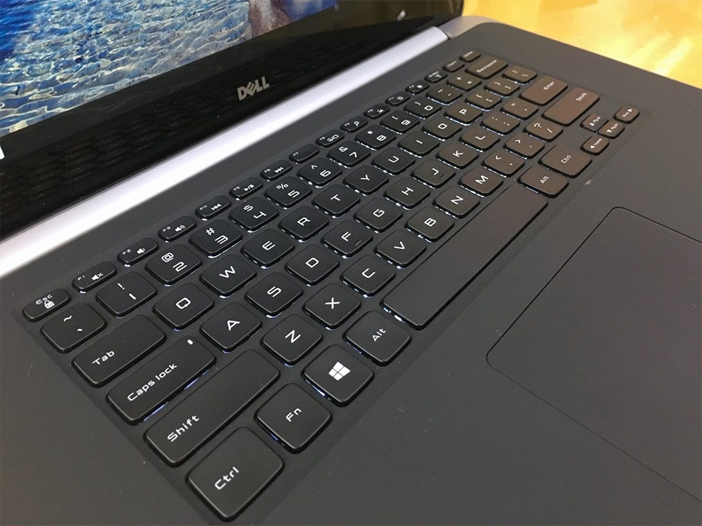 Dell 9530 cấu hình cao, Core i7, Ram 8gb, ổ cứng SSD 256gb, Cạc VGA rời, màn 15.6 FHD,máy tính văn phòng lướt 99%
