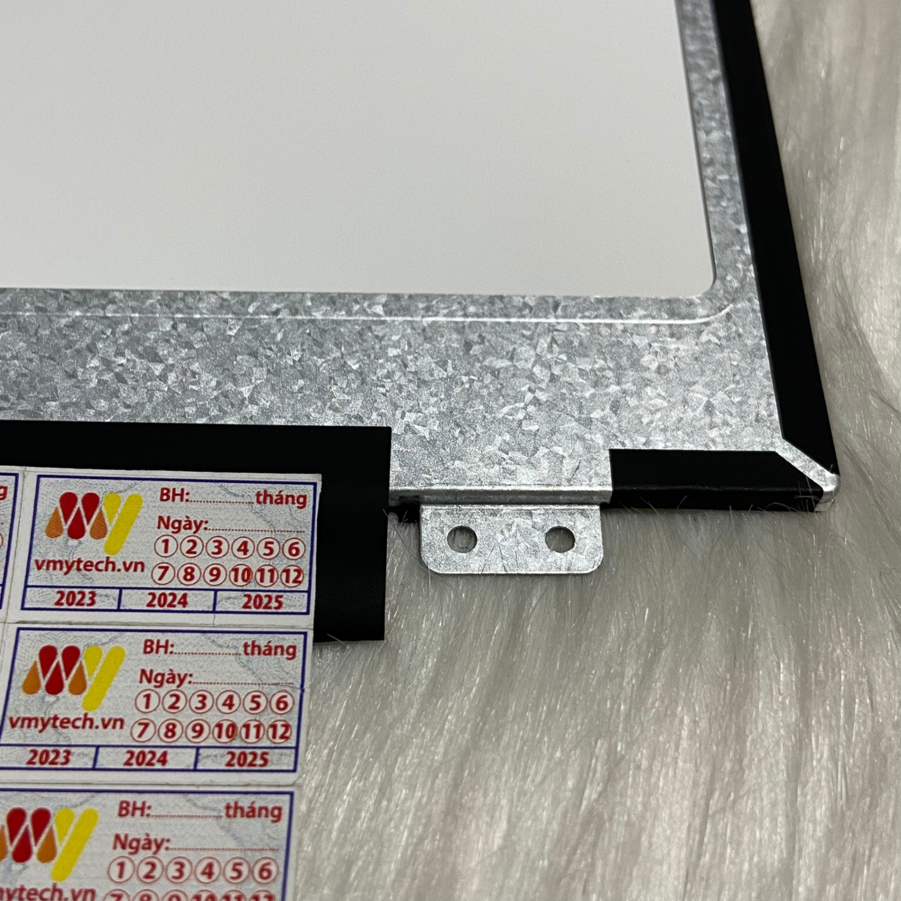LCD 15.6 Mỏng/40 pin/viền to/có tai/HD/LN