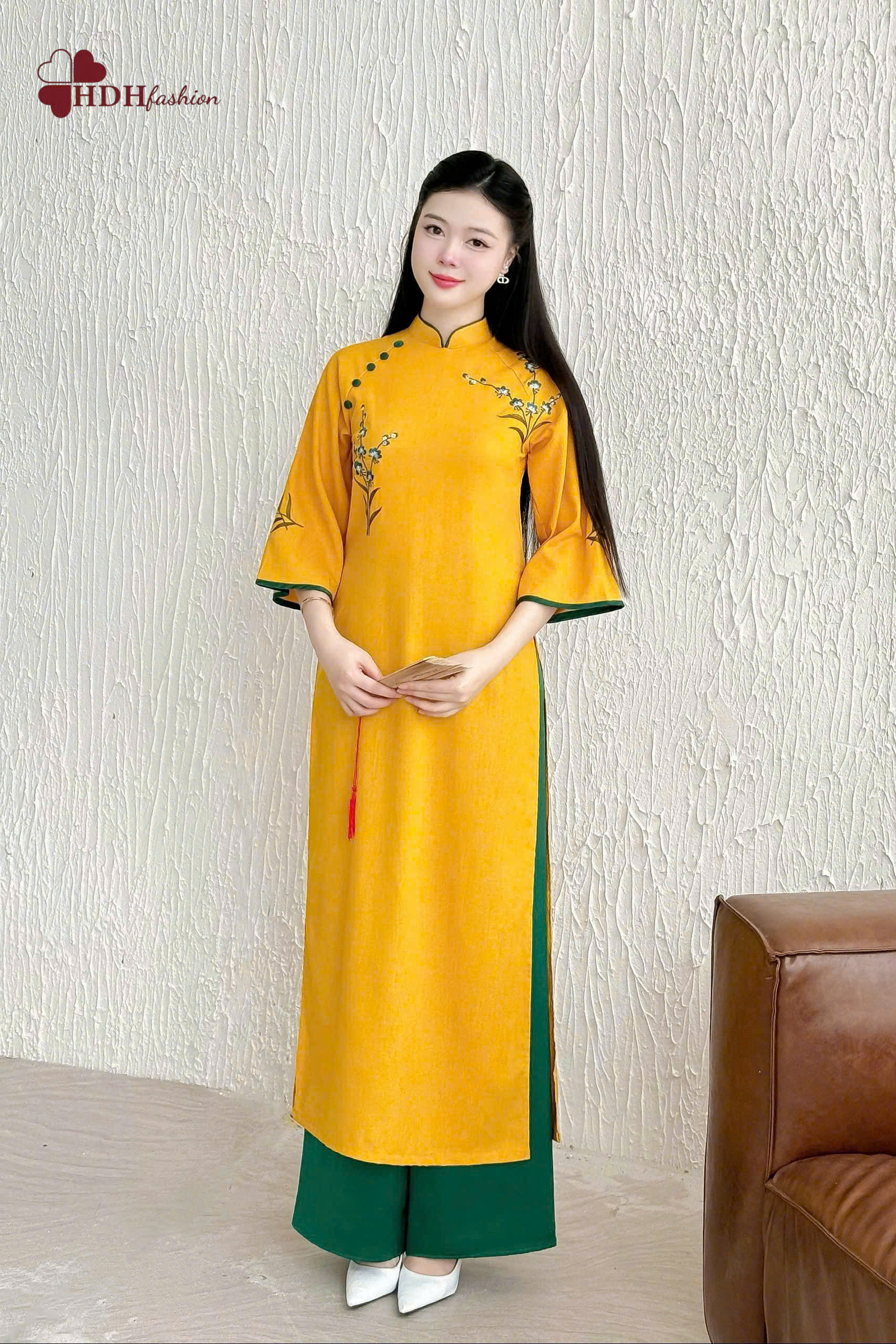 Áo dài Line Thêu Mix cùng Quần lụa xanh