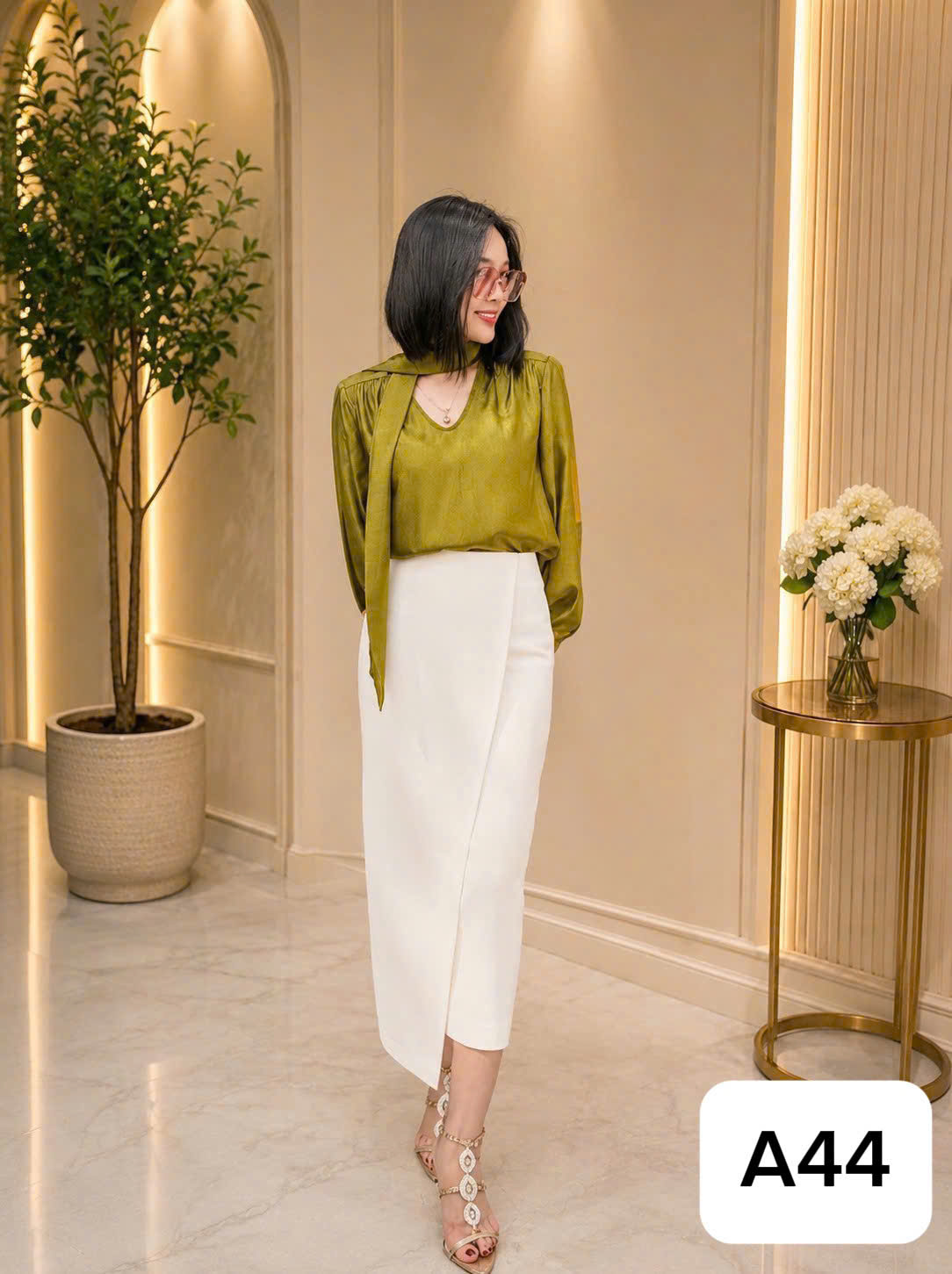 A44 - Set áo Sơ mi kết hợp chân váy công sở