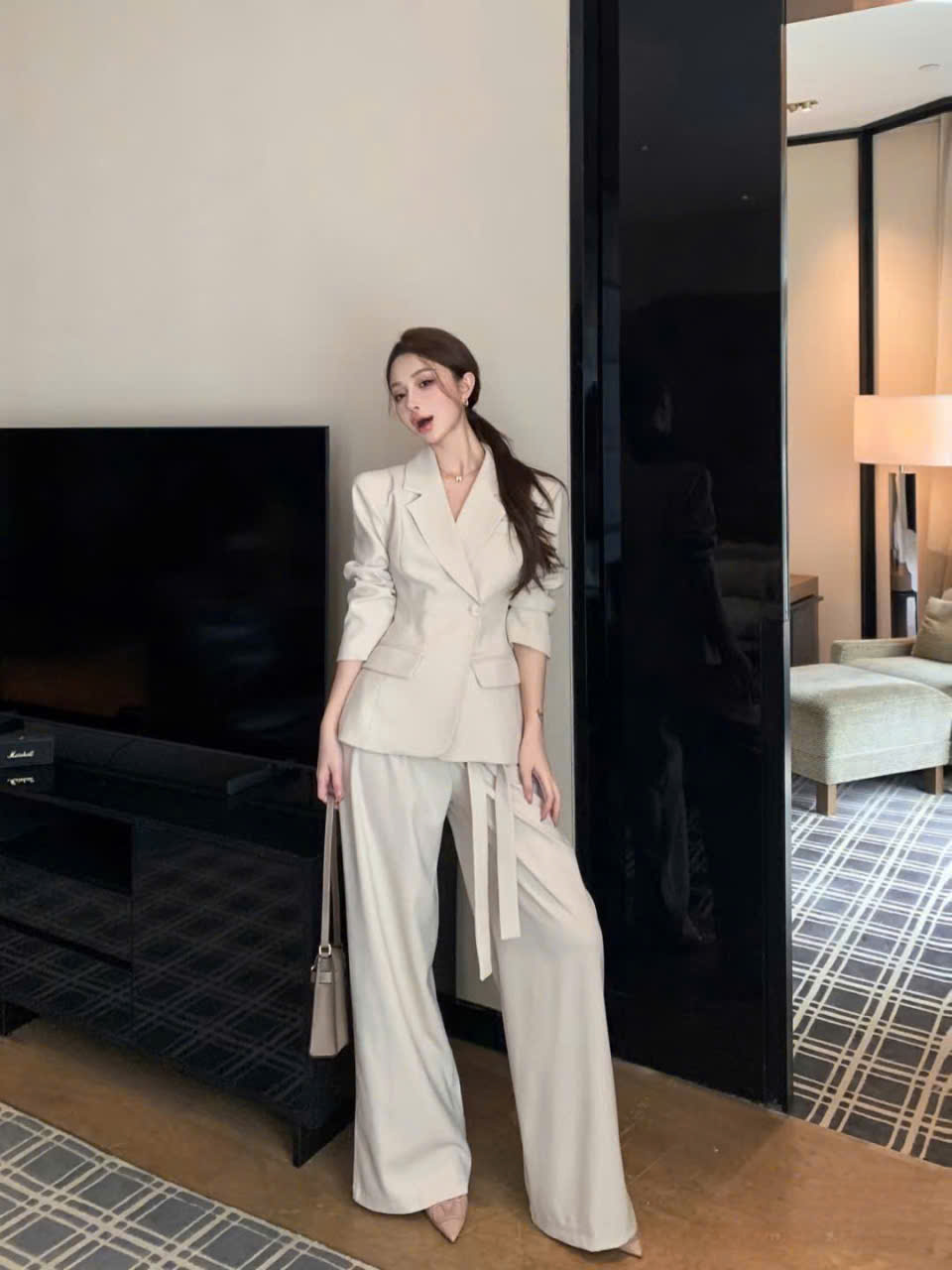 Sét Bộ Vest Be Quần Suông Có Đai
