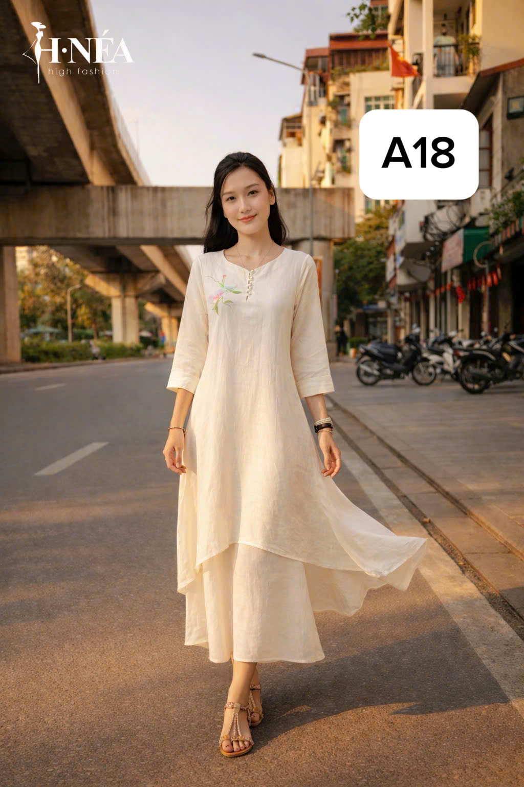 A18 - Linen chính phẩm Trắng thêu hoa sen
