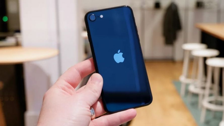 iPhone SE 2022 là chiếc máy đầu tiên làm bằng nhôm không chứa carbon