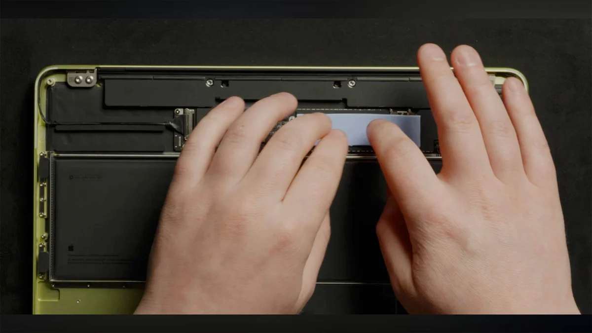 Chỉ với một miếng tản nhiệt SSD, hiệu năng MacBook Neo có thể tăng gần 20%?