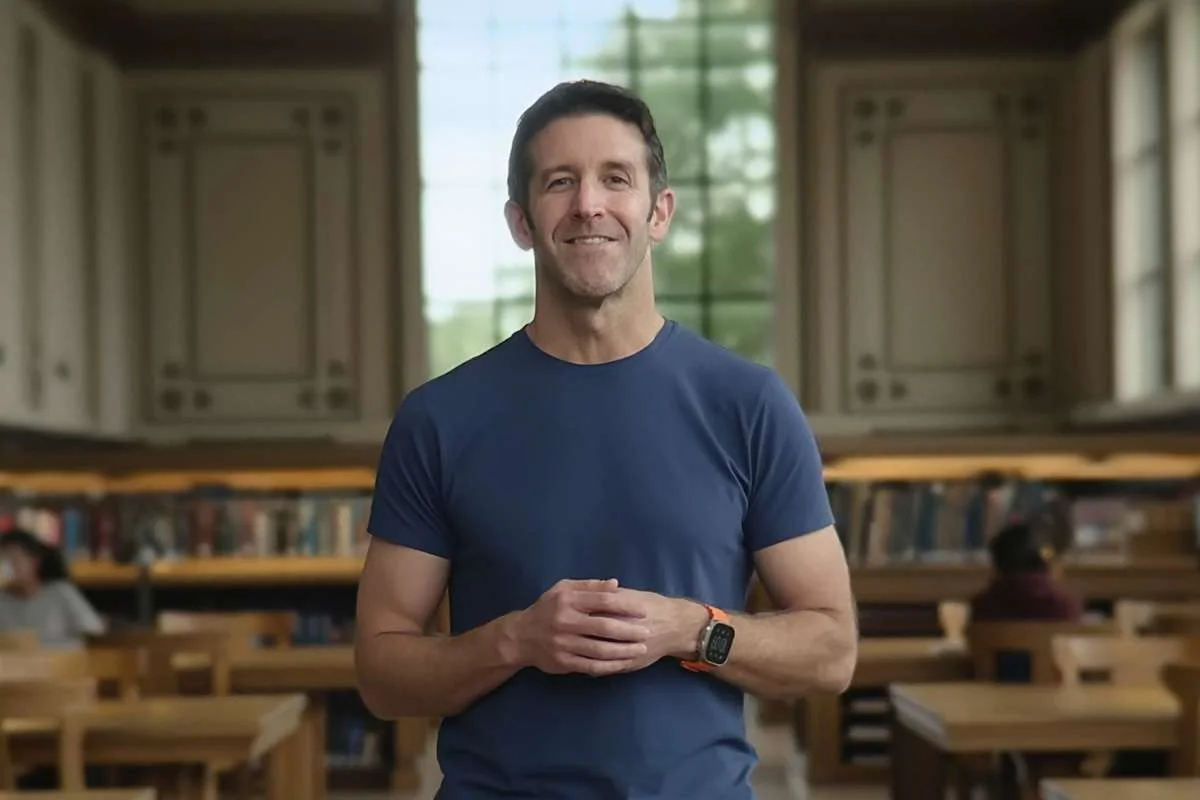 John-Ternus-la-ai-Ung-vien-sang-gia-ke-nhiem-Tim-Cook-tai-Apple.webp
