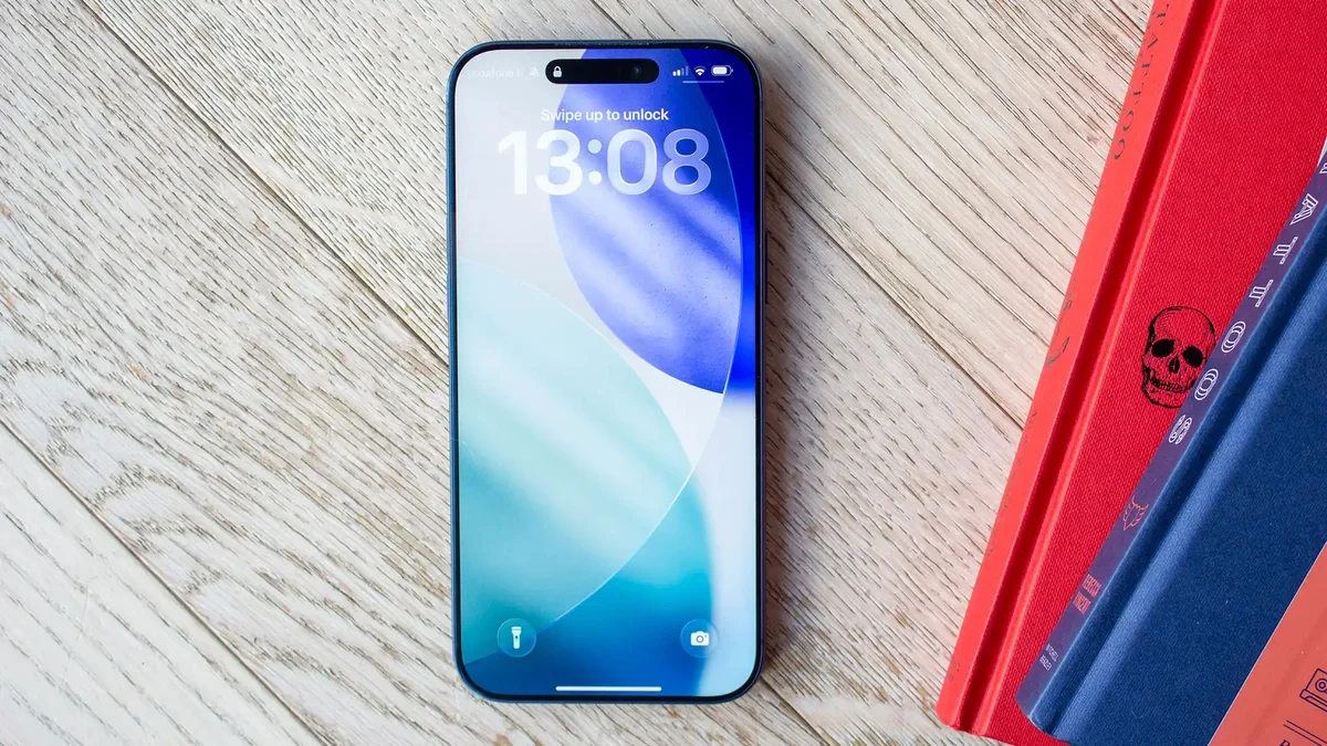 iOS 26 bổ sung tuỳ chọn tắt vuốt mở Camera trên màn hình khóa