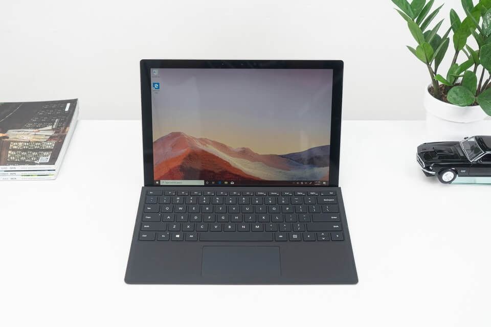 Microsoft 12.3" Surface Pro 7dang cap laptop