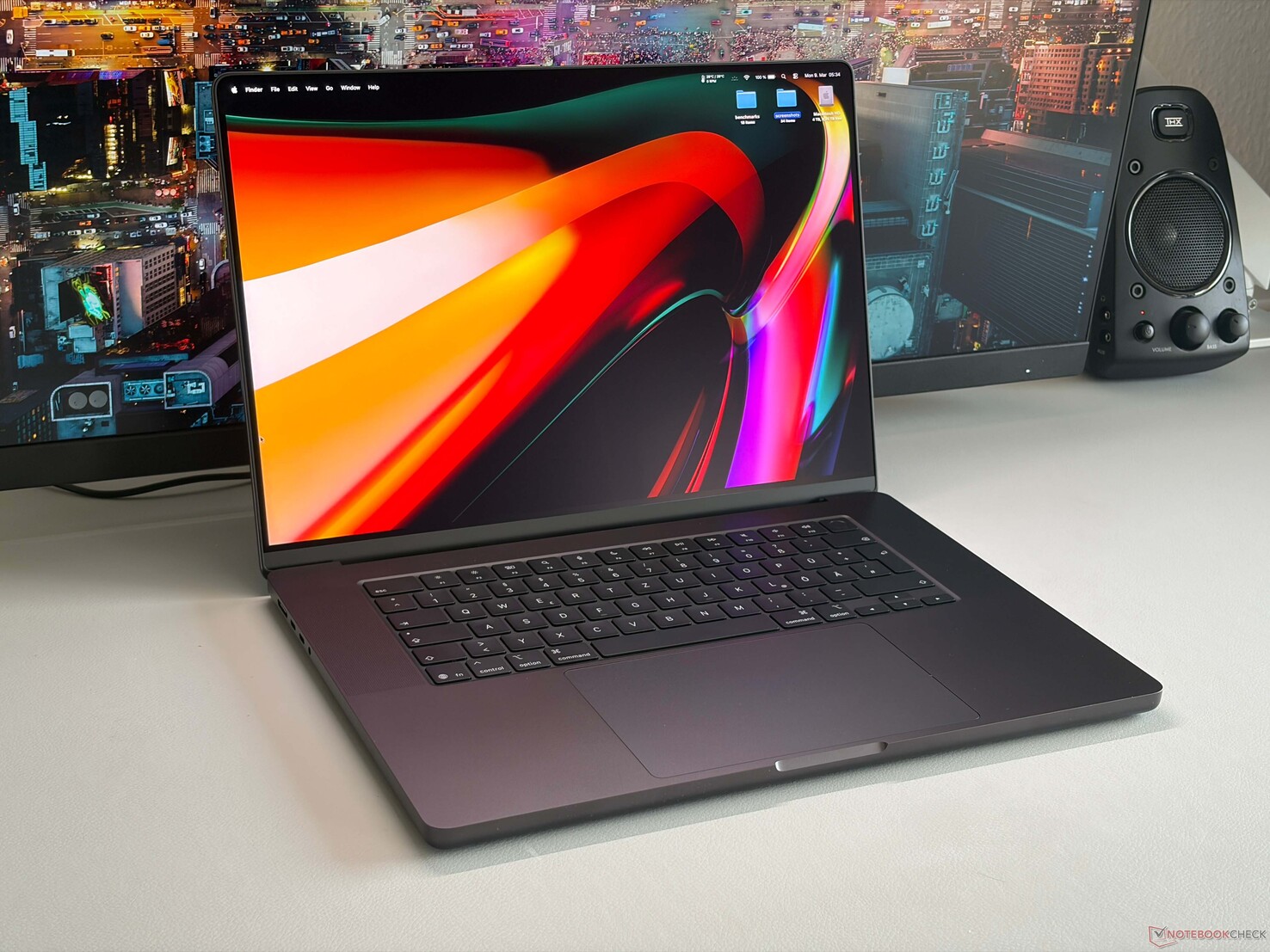 Design_Apple_MacBook_Pro_16_M5_Pro_M5_Max.jpg