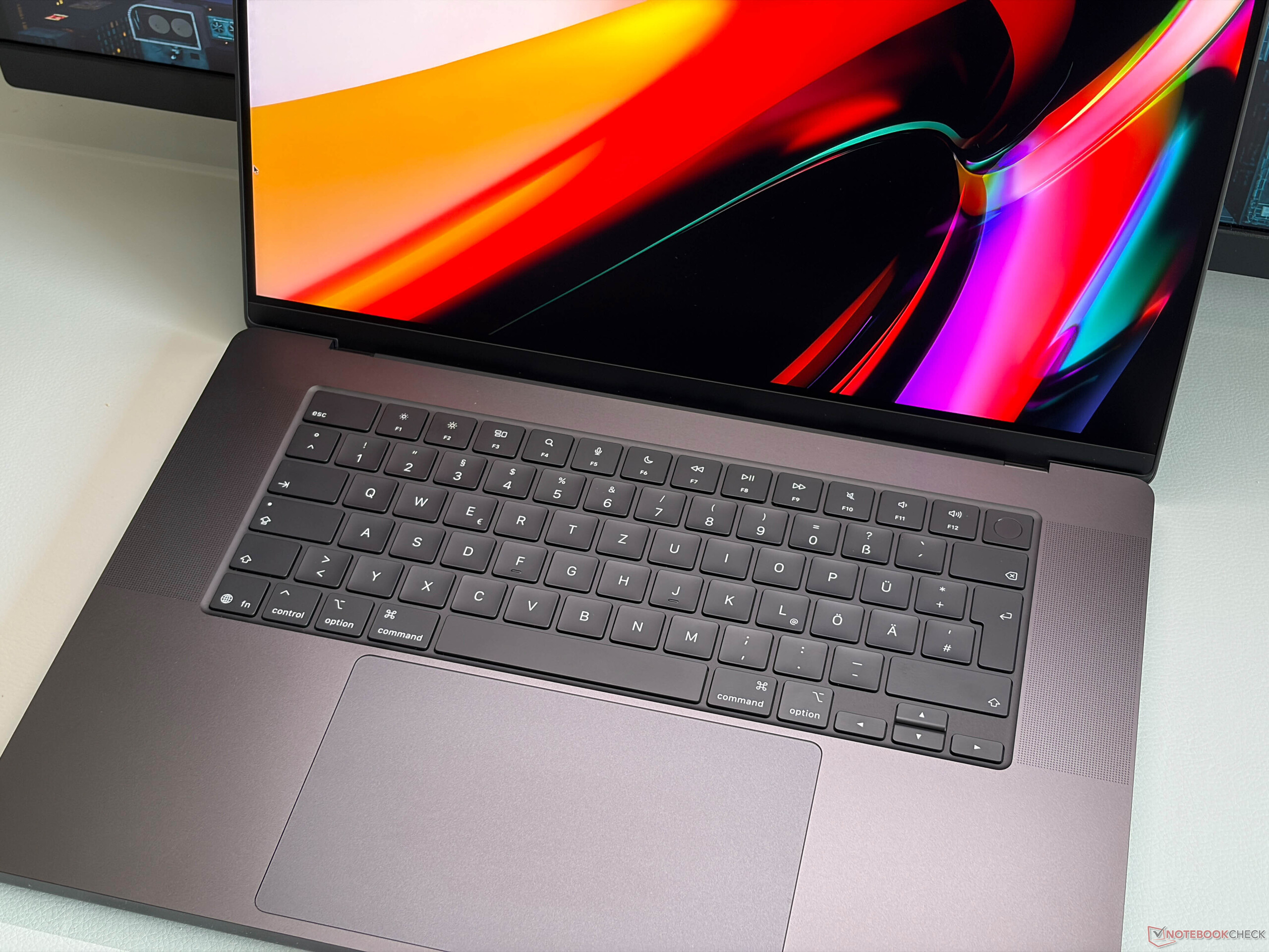 Keyboard_Apple_MacBook_Pro_16_M5_Pro_M5_Max.jpg