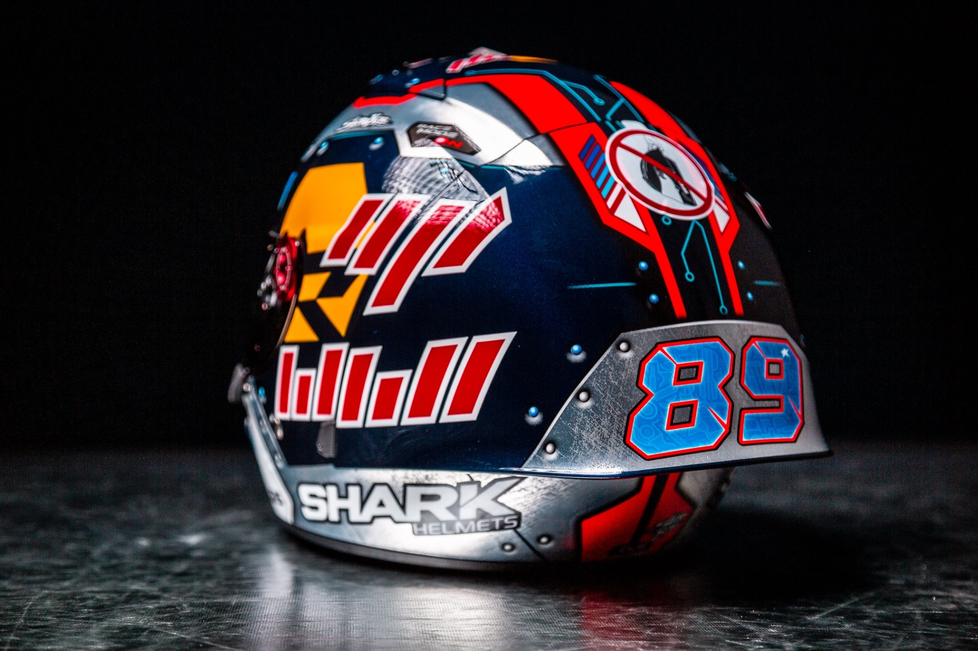 shark-jorgemartin-6.jpg
