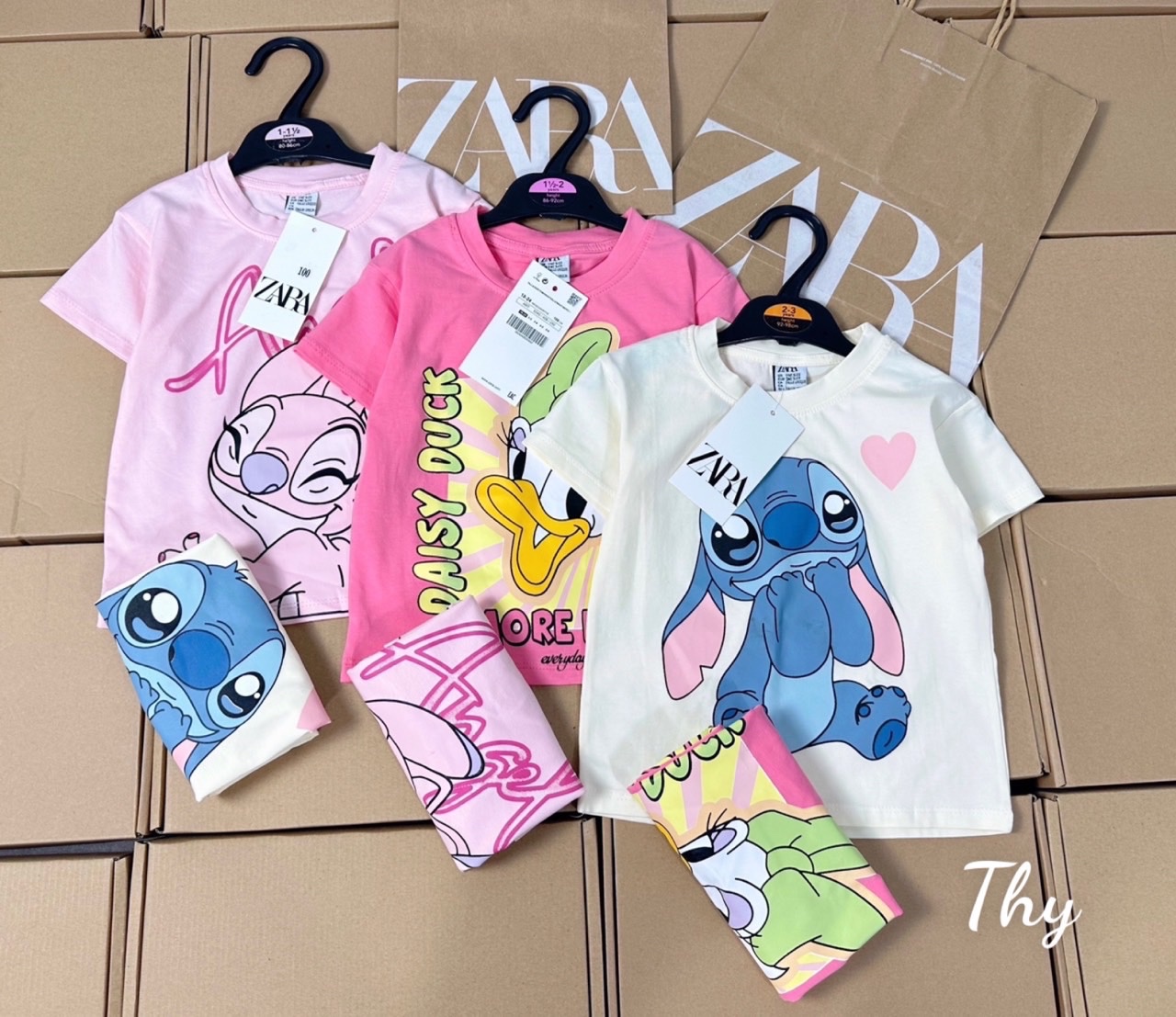 S12809 Set 3 áo bé gái cottong zarrra in hình hồng trắng dasy duck